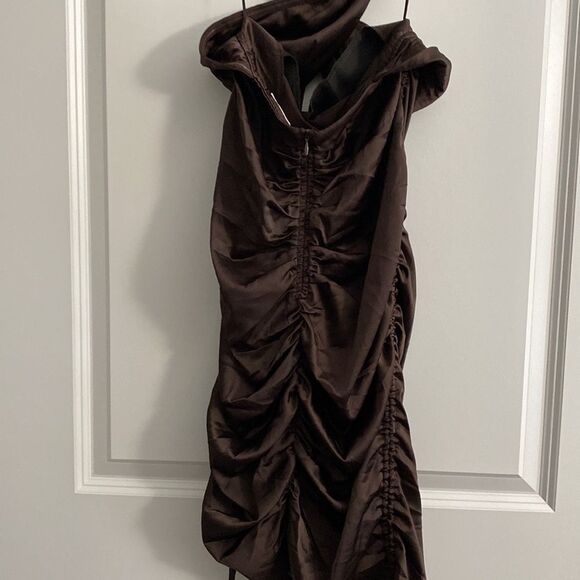 Showpo AMELLIA HALTER NECK CUT OUT MINI DRESS CHOCOLATE SATIN Size 6 NWT - Picture 5 of 10